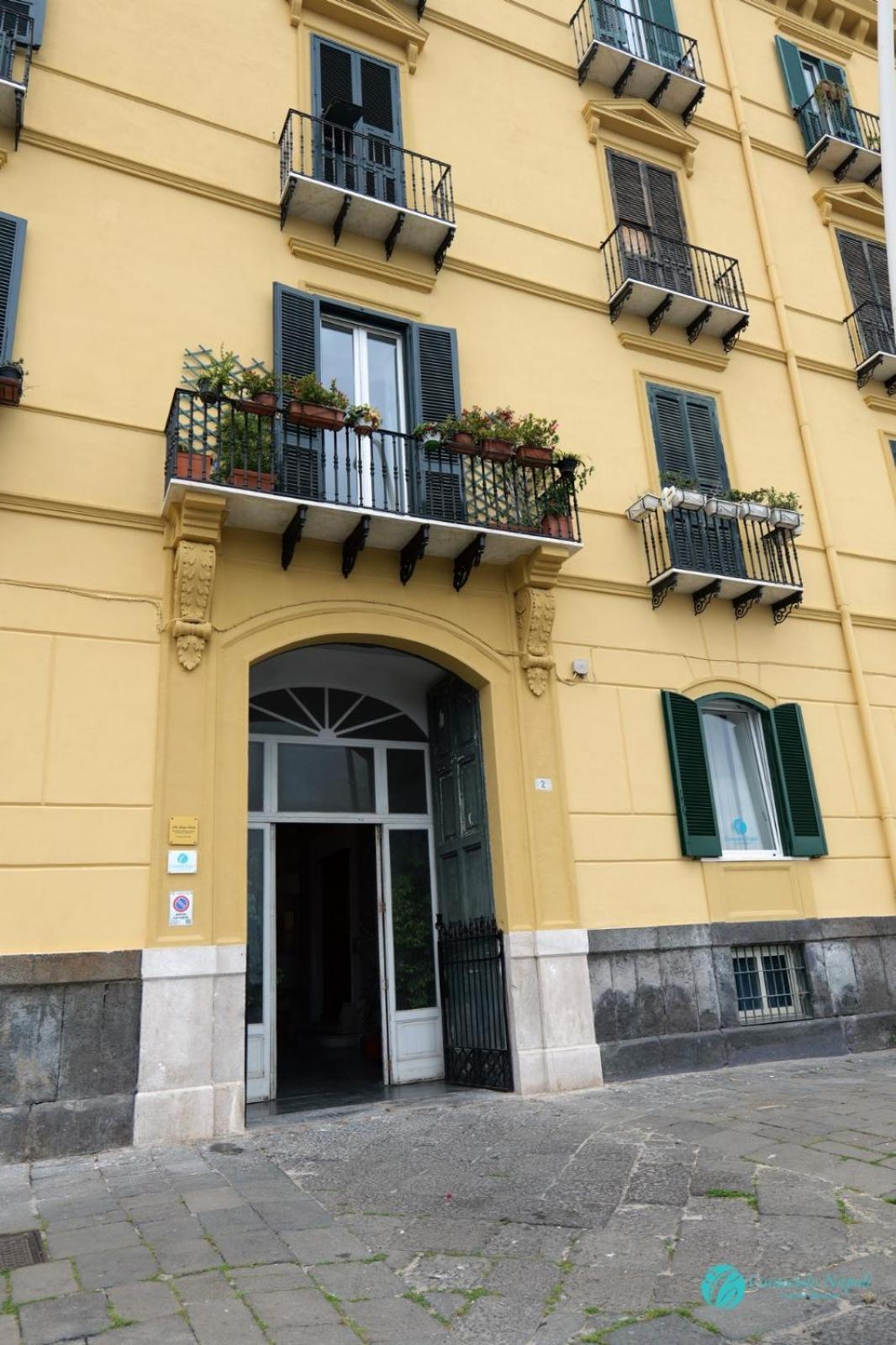 Caracciolo Napoli Beb Acomodação com café da manhã Exterior foto